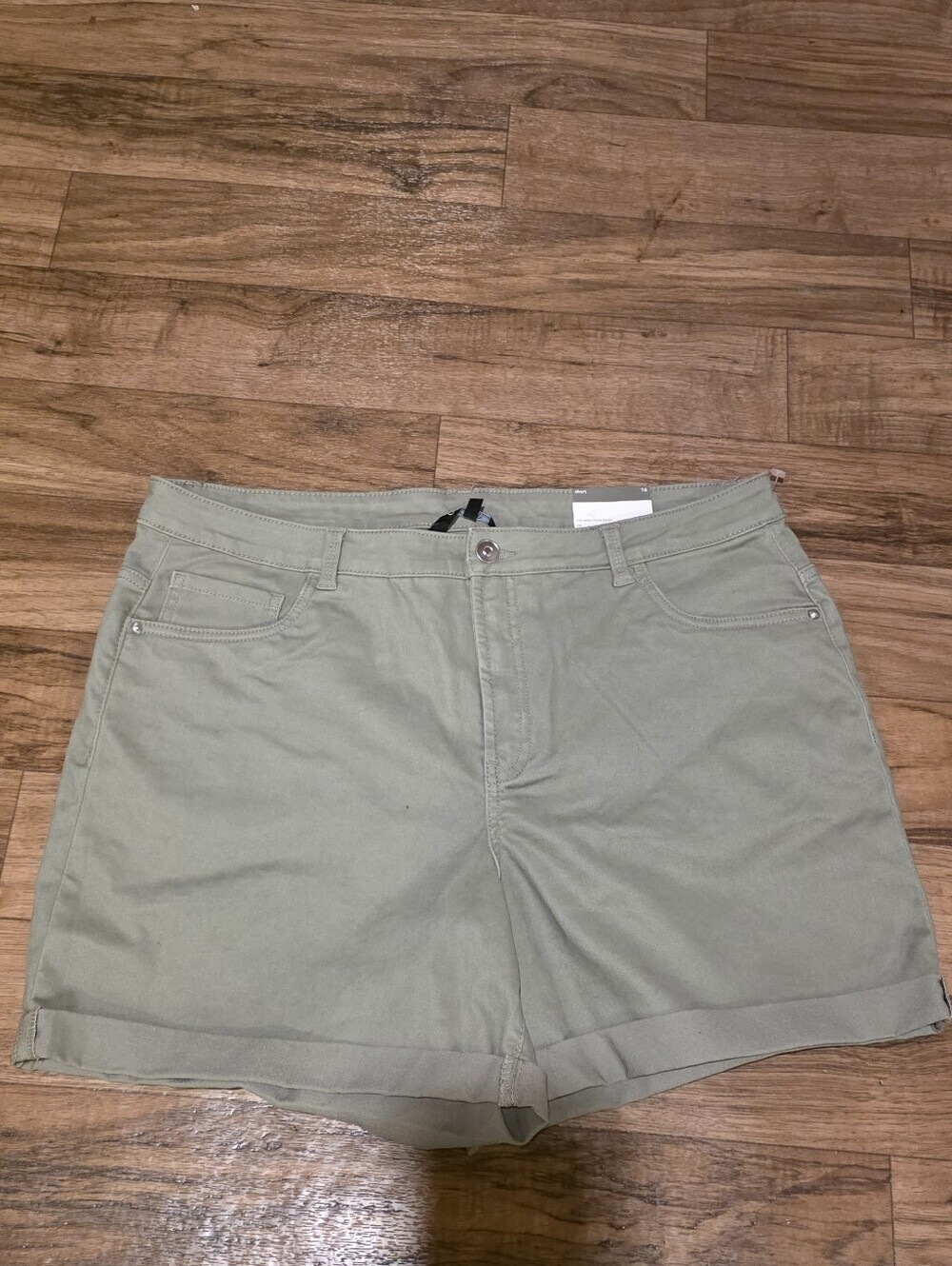 George Sage Green Cuffed Casual Women's Shorts